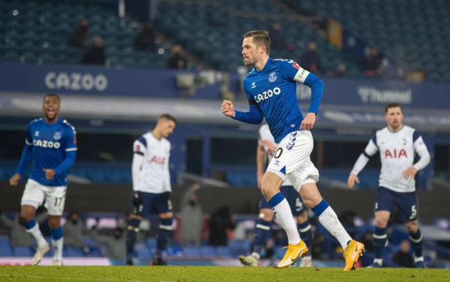 官方：拜合拉木因拳击对手被追加停赛3场，罚款3万元.