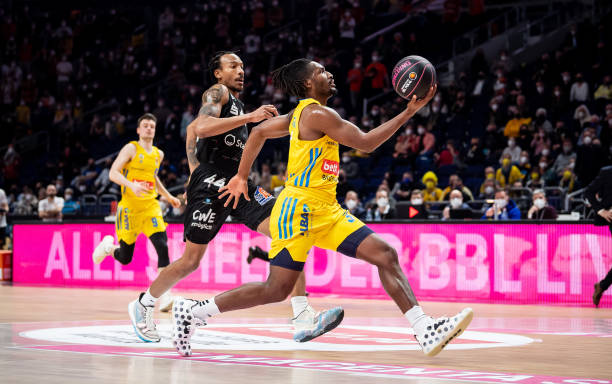 底线强攻 底线强攻